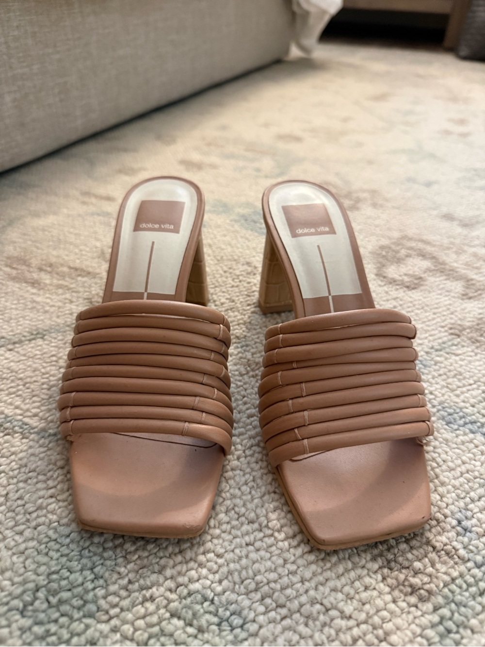 Dolce Vita Tan Block Heel - Picture 3 of 9
